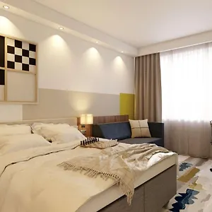 Ibis Styles Airport מלון